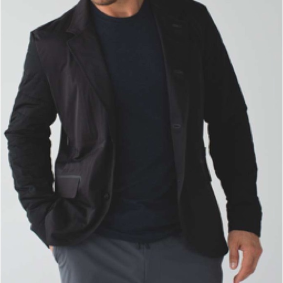 Lululemon Men’s Outer Blazer, black, with lightweight quilted sleeves - Picture 2 of 10